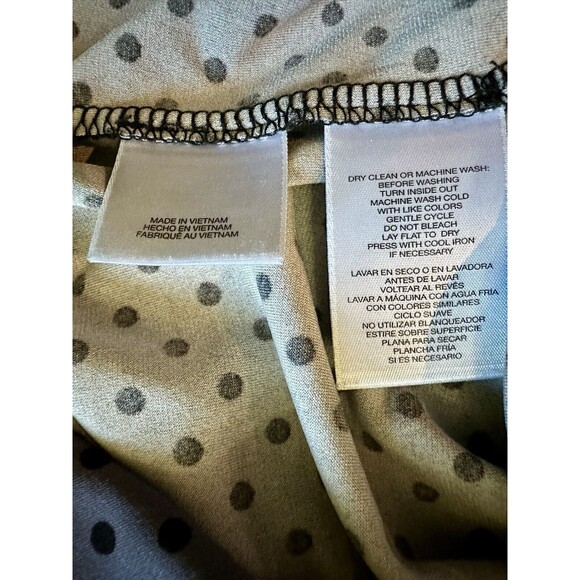 ANNE KLEIN Polka Dot Stretchy Split Neck Women’s Top Tunic Size Small Black Gray - Picture 6 of 6